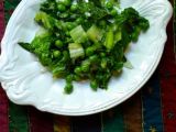 English Peas Sautéed with Lettuce and Green Onions